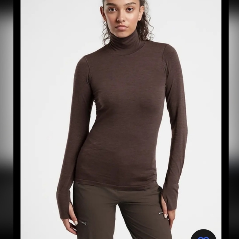 Athleta NWT Ascent Turtleneck